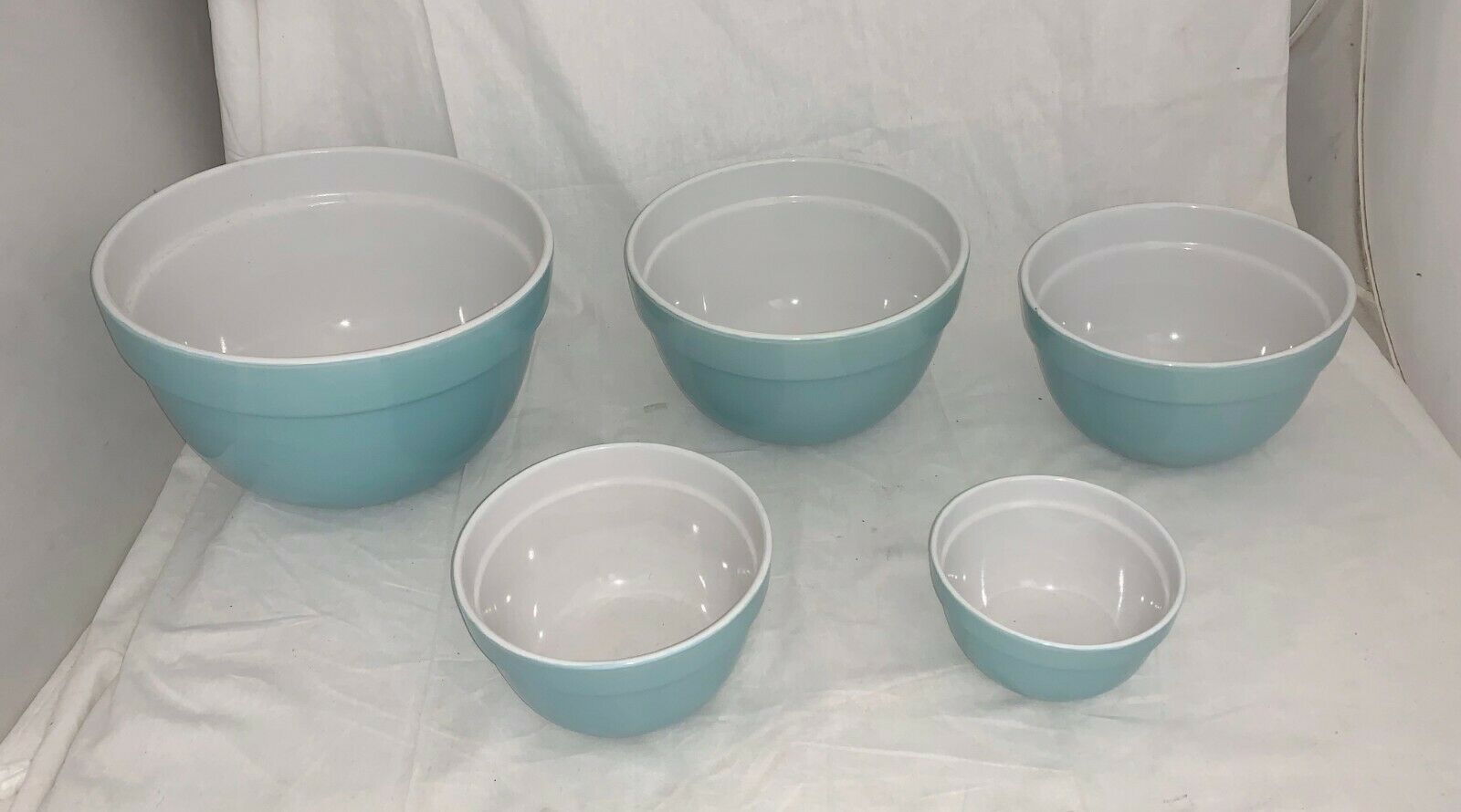 Martha Stewart Set of 4 Enamel on Steel Nesting Mixing Bowls or For Storage