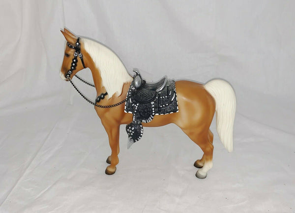 Breyer Reeves Palomino Horse